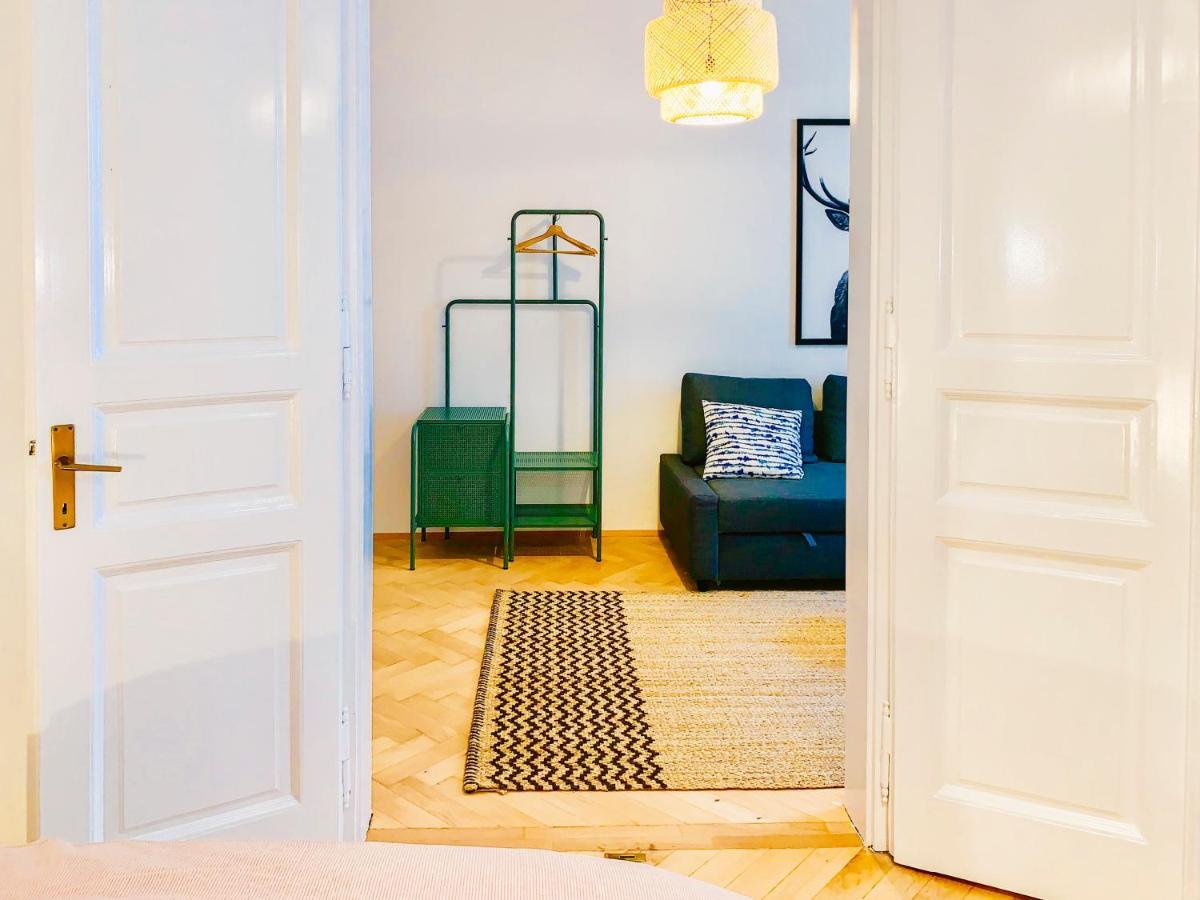Contemporary City Apartment - By Nahuen Suites Graz Extérieur photo